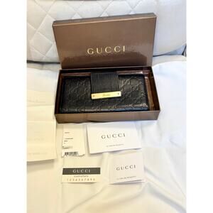 Authentic Vintage Gucci Guccissima Black Leather Wallet